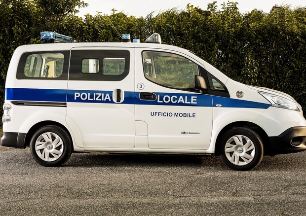 Nissan, primo ufficio mobile elettrico per polizia locale © 