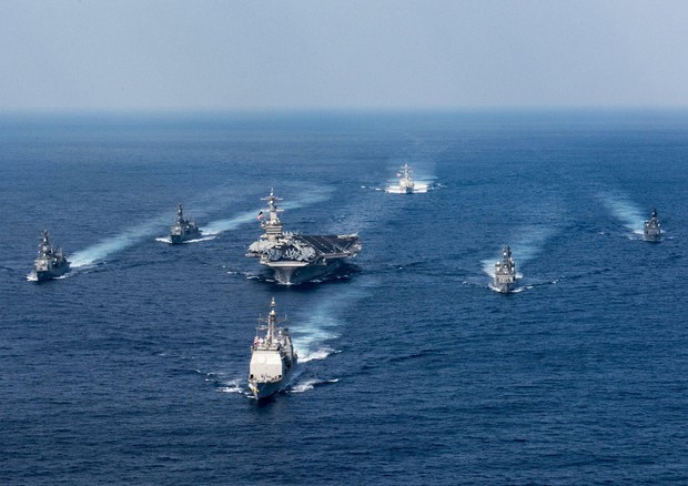 Navi Usa verso la penisola coreana (foto: EPA)