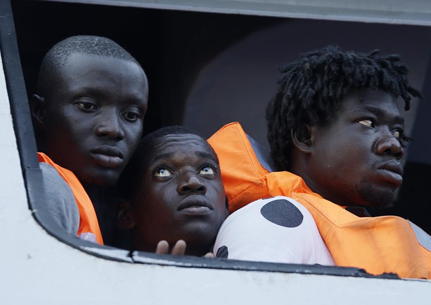 Migranti (foto: AP)