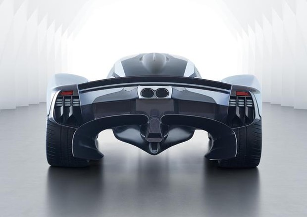 Con Valkyrie Aston Martin sfida Ferrari nelle 'hypercar' © Aston Martin Media