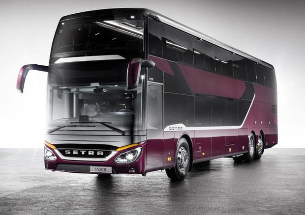 Setra S 531 DT TopClass 500, autobus per viaggi prima classe © Daimler Press