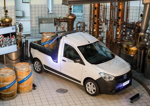 Debutto alla StrongmanRun per inedito Dacia Dokker Pick-up © Renault Press