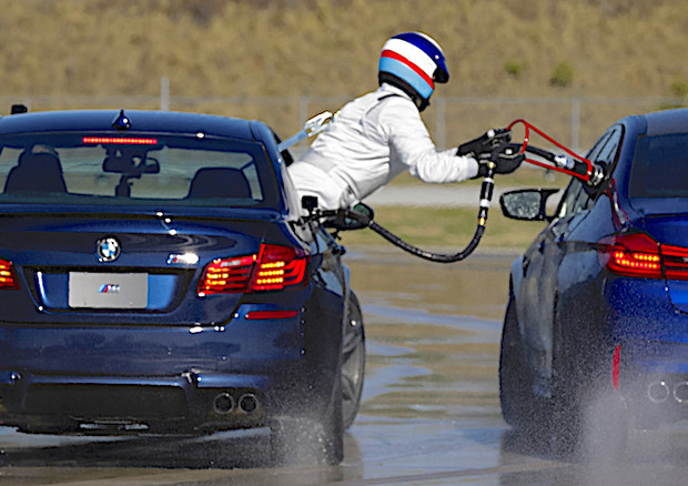 Record da Guinness, 8 ore di derapata continua con BMW M5 © Bmw