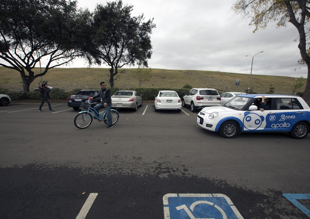 Ces, sistema di  parcheggio autonomo senza conducente © ANSA