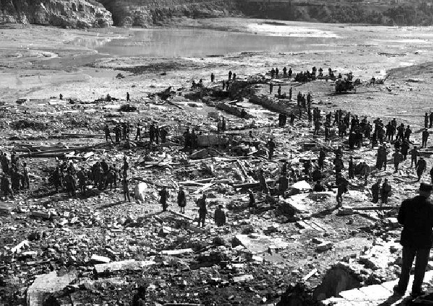 Speciale Turismo Fvg sul Vajont : Immagine d'epoca del Disastro del Vajont del 9 ottobre 1963 © ANSA