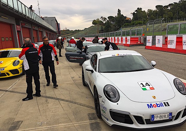 Con My Porsche in pista a Imola con le Carrera 911 4 GTS © dbc