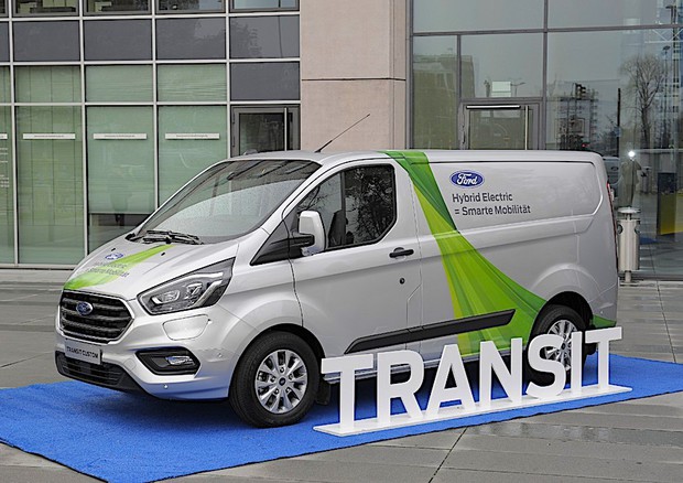 Ford estende a Colonia sperimentazione del Transit plug-in © Ford