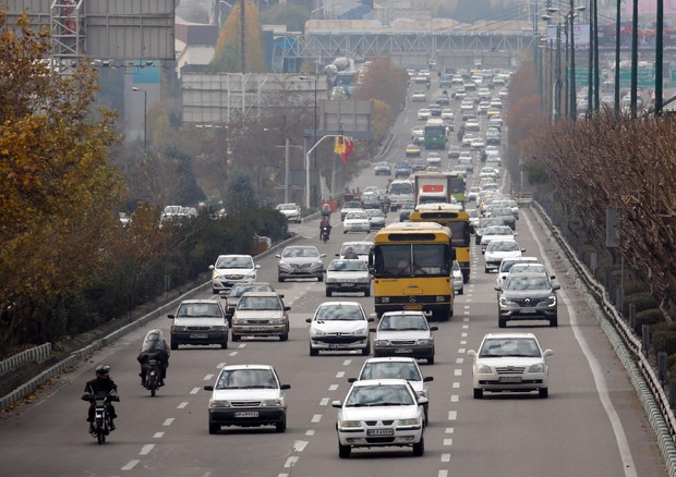 Trasporti: da Ue ok a taglio Co2 auto 37,5% al 2030 © ANSA