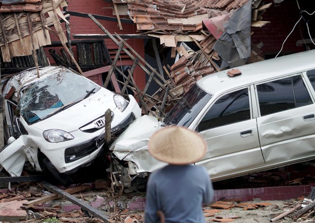 Tsunami Indonesia: bilancio morti sale ad almeno 280 © EPA