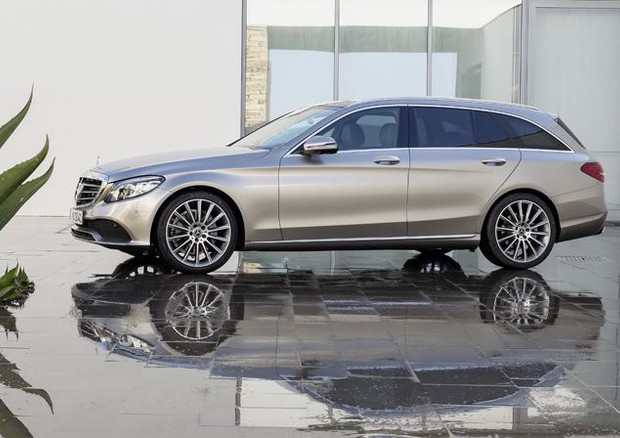 A Ginevra debuttano nuove Mercedes Classe C berlina e wagon © Daimler Press