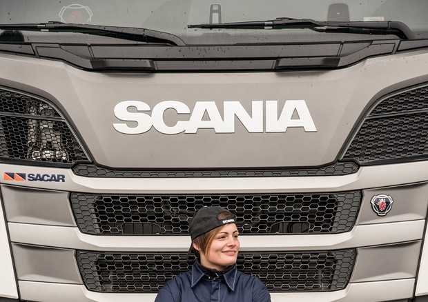 8 marzo: Scania, quando il meccanico è una donna © 