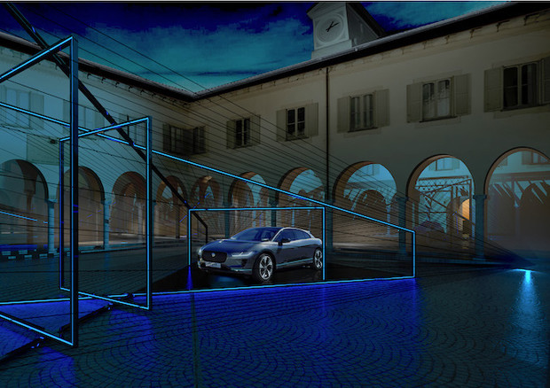 La Jaguar elettrica I-Pace, presente al Chiostro Nina Vinchi del Piccolo Teatro di Milano è tra le auto protagoniste della Design Week © Jaguar-Land Rover