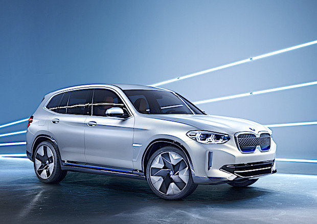 Con Concept iX3 prove di Suv elettrico 'medio' per BMW © BMW
