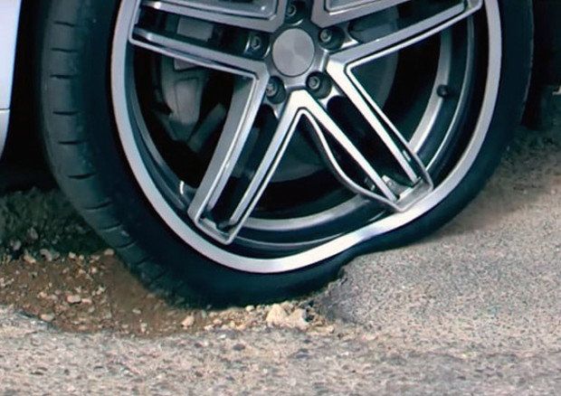 Michelin Acorus, le buche nell'asfalto non fanno più paura © ANSA