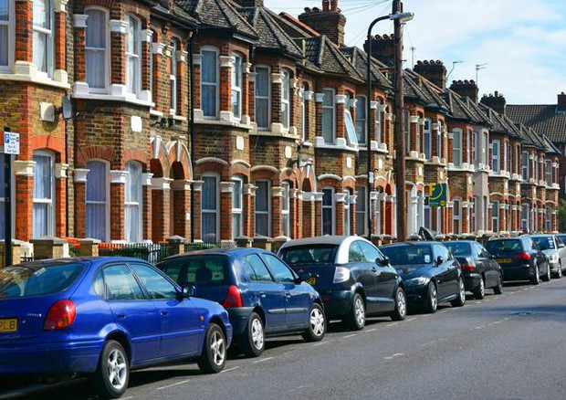 Solo il 40% dei londinesi ha un parcheggio privato © The Guardian