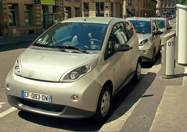 Preoccupante insuccesso dopo 7 anni per il servizio di EV Autolib a Parigi © ANSA