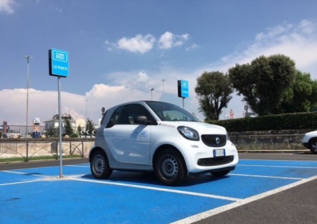 Car2go, da oggi nuovi parcheggi all'aeroporto di Ciampino © ANSA