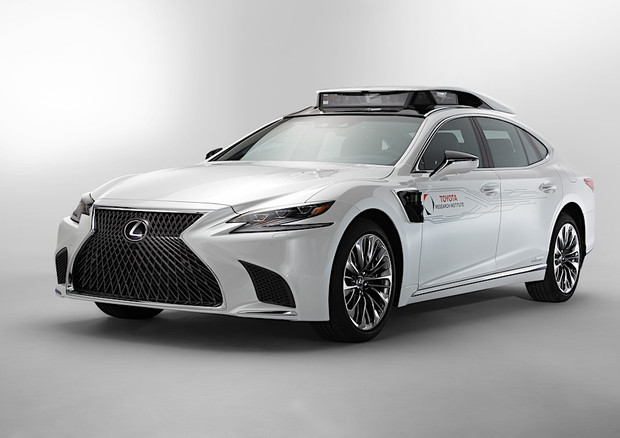 Lexus presenta al CES nuovo prototipo a guida autonoma © Lexus