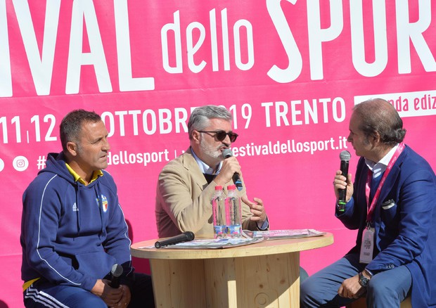 L'ex calciatore Angelo Di Livio (S) al Festival dello sport 2019 © ANSA