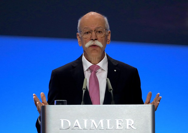 Dieter Zetsche consegna guida Daimler a Ola Kaellenius © EPA