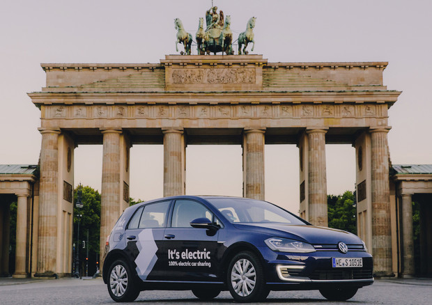 Con WeShare debutta a Berlino car sharing VW con e-Golf © Volswagen