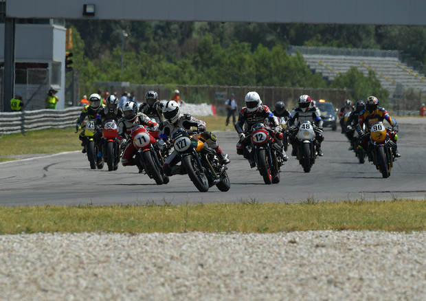 Gran finale a Misano per il Moto Guzzi Fast Endurance © Moto Guzzi