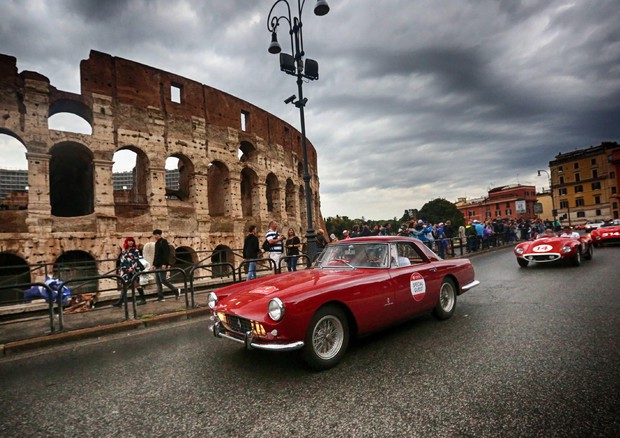 Parata di Ferrari d'epoca a Roma conclude la 'Cavalcade' © Ufficio Stampa Ferrari