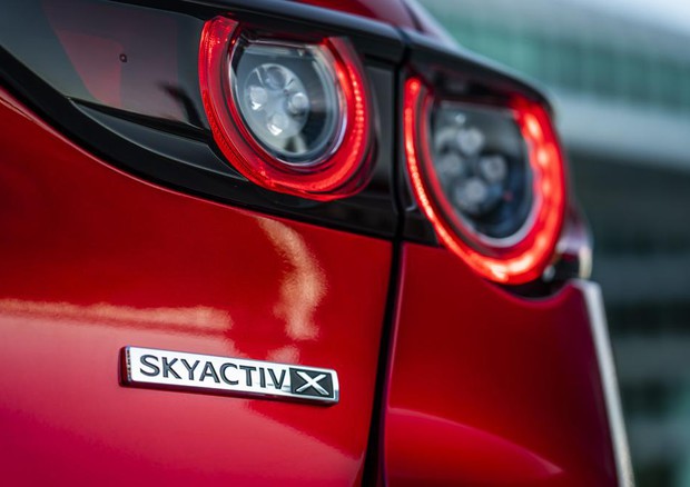 Mazda Skyactiv-X, motore benzina con i vantaggi di un Diesel © ANSA