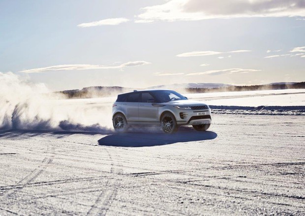 Jaguar e Land Rover, sulla neve con SUV più potenti © ANSA