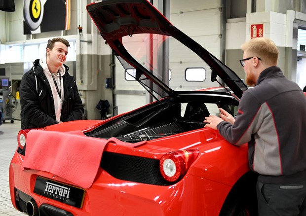 Ferrari North Europe ospita 400 studenti nei suoi dealer Gb © ANSA