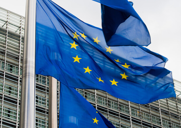 Bandiere dell'Ue a Palazzo Berlaymont - Fonte EC (ANSA)
