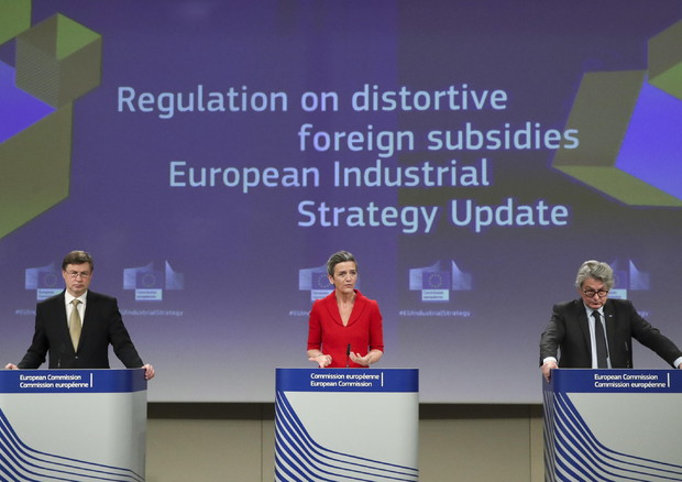 L'Ue rilancia su chip e cloud nell'aggiornamento della strategia industriale (ANSA)