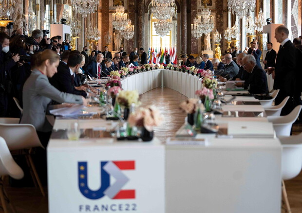 I capi di Stato e di governo Ue riuniti a Versailles il 10 e 11 marzo 2022 (ANSA)