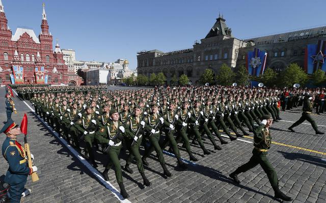La parata militare nella Piazza Rossa a Mosca - Primopiano - Ansa.it