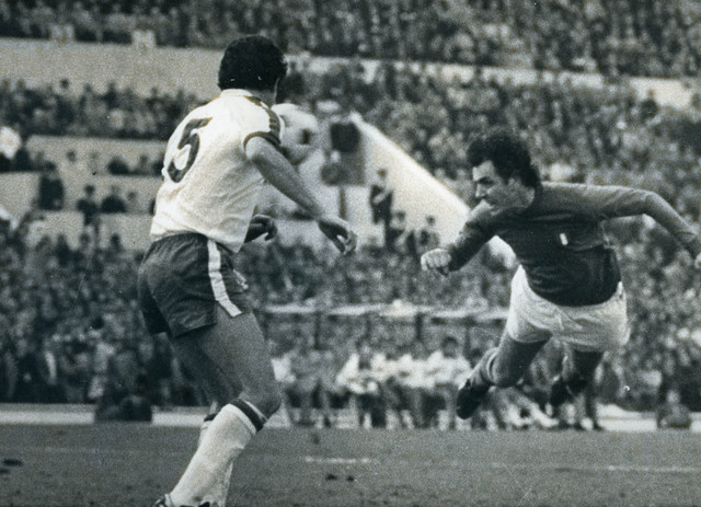 Il celebre gol di testa in tuffo a volo d'angelo di Roberto Bettega in Italia-Inghilterra di qualificazioni ai mondiali 1978, il 17 novembre 1976 a Roma. E' il 2-0 per l'Italia, che andra' ai Mondali argentini lasciando a casa gli inglesi