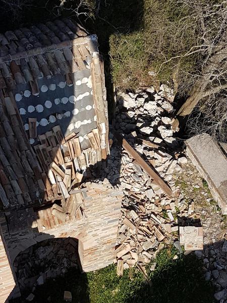 I danni provocati dal terremoto nel centro storico di Caldarola (Macerata) © Ansa