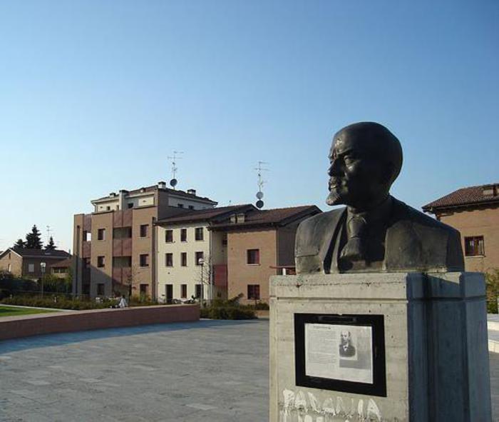 Domenica a Cavriago si ricorda Lenin - Emilia-Romagna - ANSA.it - ANSA.it