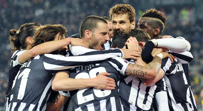 I giocatori della Juventus festeggiano dopo aver segnato in Juventus-Parma (foto: ANSA )