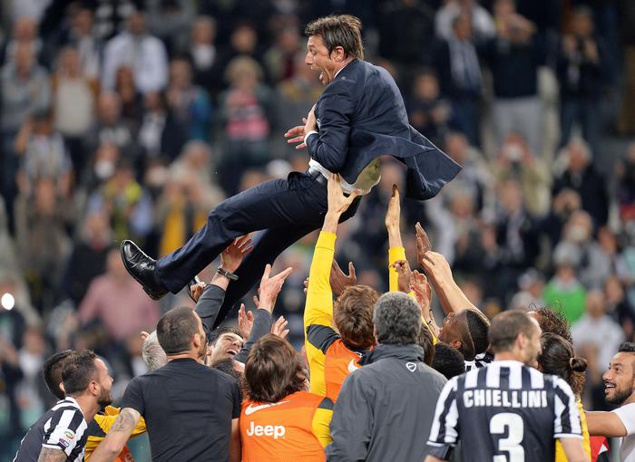La Juventus festeggia lo scudetto (foto: ANSA)