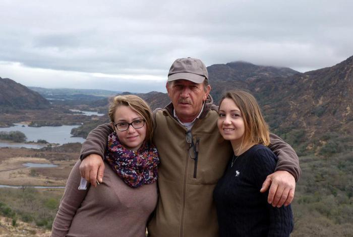 FESTA DEL PAPA' - Papa' Marco Di Ventura e le figlie Serena e Sara in Irlanda (foto: ANSA)
