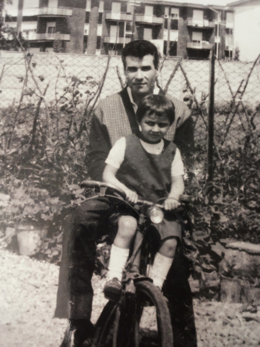Magenta (Milano) - Maria Pellegrino con il papà nel giugno 1967 (foto: ANSA)