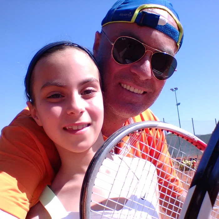 Melissa gioca a tennis con il papà a Fregene la scorsa estate - Fabrizio Casasola (foto: ANSA)