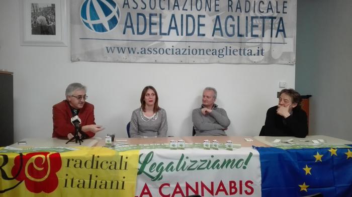 Radicali Torino, Cannabis Club e tessera - ANSA.it