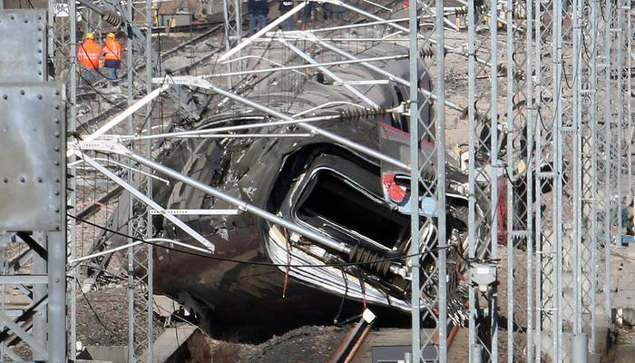 High-speed train derails, drivers killed, 31 hurt - English