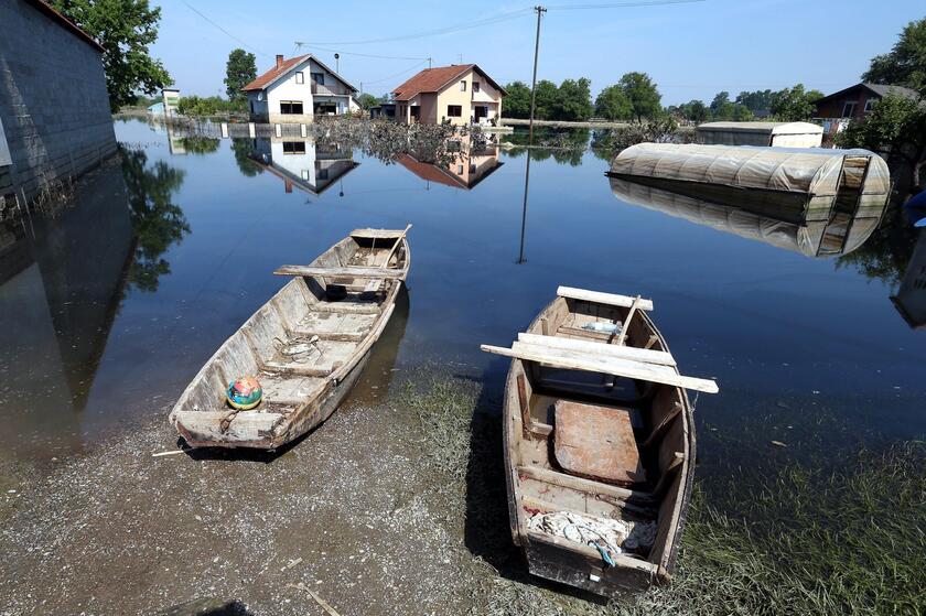 L 'alluvione che ha colpito Serbia e Bosnia Erzegovina, a Orasje, a 250 chilometri da Sarajevo, il 5 giugno 2014 - RIPRODUZIONE RISERVATA