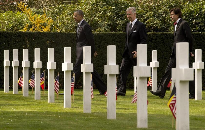 Obama visita il cimitero di guerra americano di Flanders Field © ANSA/EPA