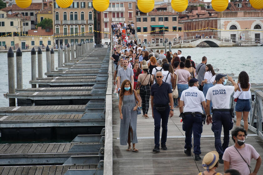 Venezia mette un limite ai gruppi organizzati, al massimo in 25 - ALL RIGHTS RESERVED