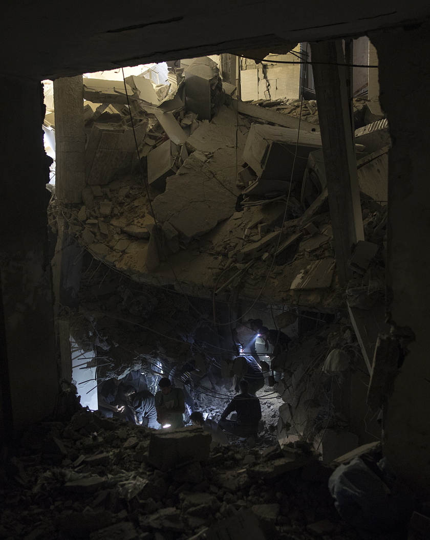 ++ Wafa, almeno 10 morti in raid aerei israeliani a Rafah ++