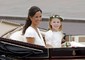 La sorella di Kate, Philippa Middleton, indossava un abito lungo color crema con collo svasato © Ansa