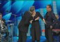 Sanremo: Robbie Williams bacia Maria © ANSA